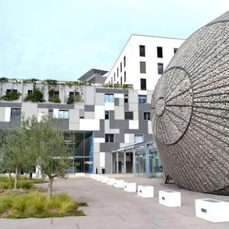 Agreable & Lumineux Proche Hopital Pasteur Apartment